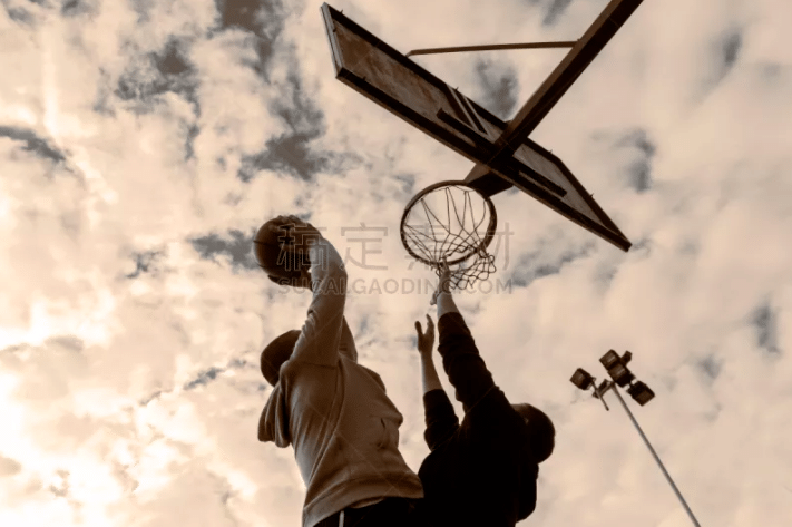 恩比德半月板撕裂，76人争冠梦碎